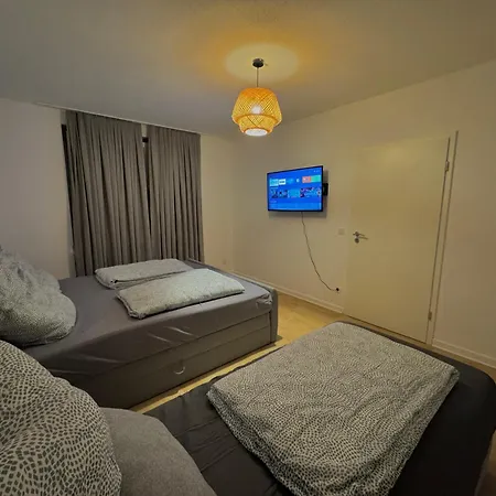 Stadtnest Hii דירה